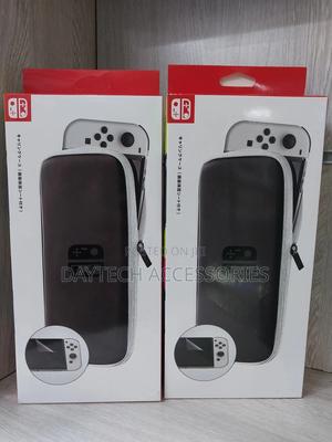 Nintendo Switch Carrying Case - Black/White - thumbnail 2