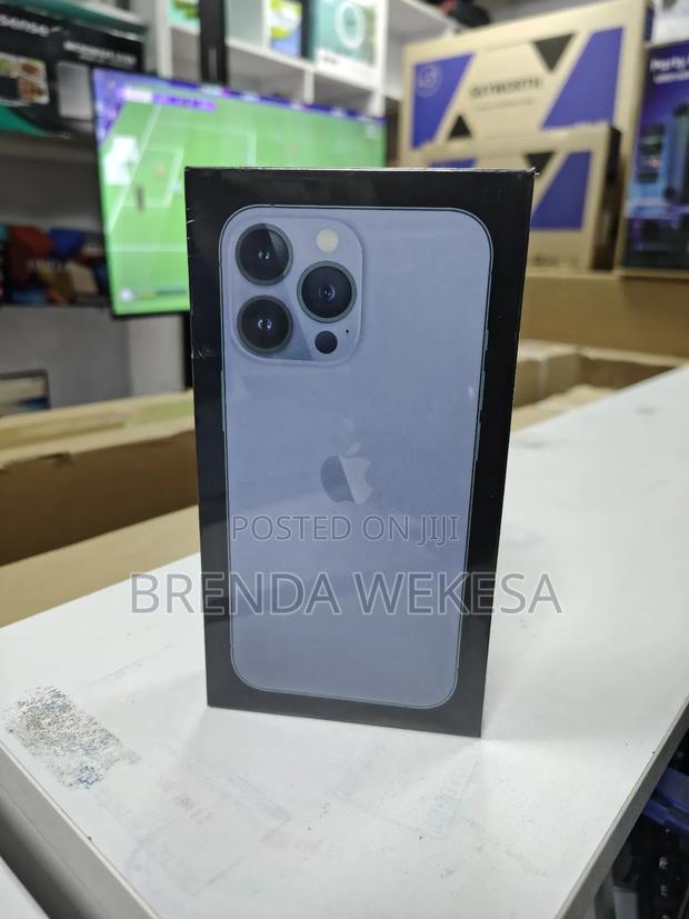 Apple iPhone 13 Pro 256 GB Blue - main view