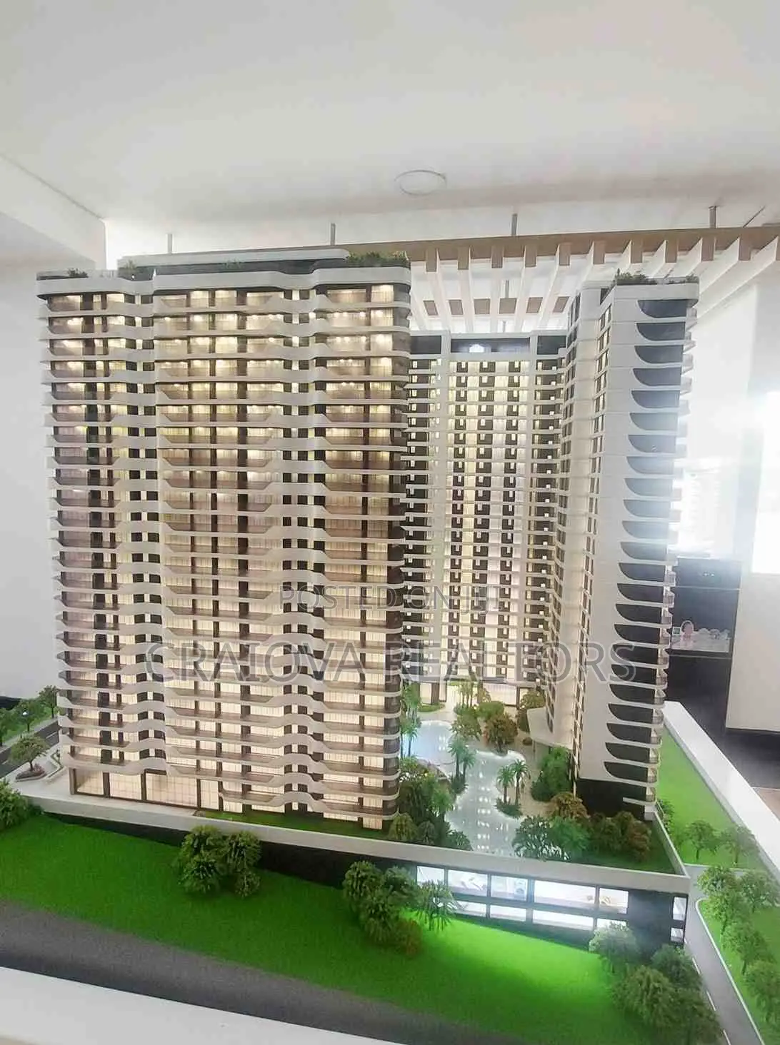 3bdrm Apartment in Parklands/Highridge for sale