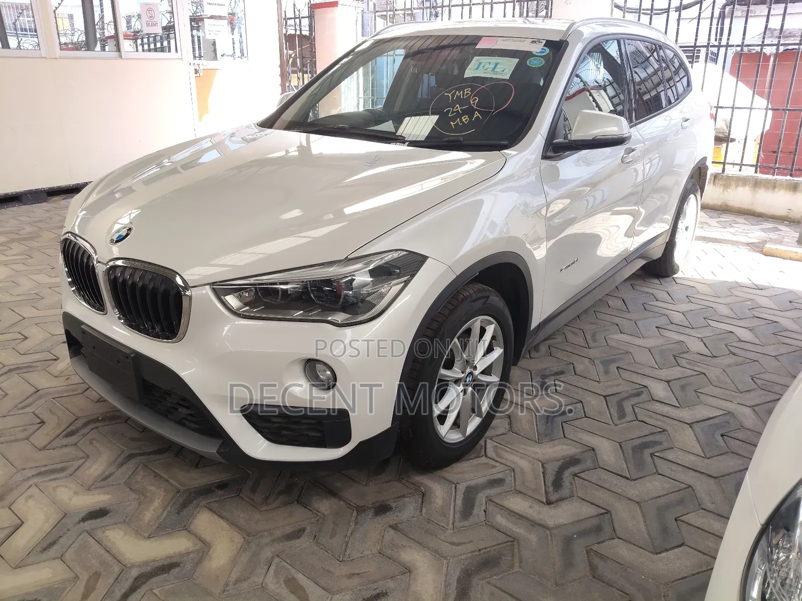 BMW X1 xDrive28i AWD 2018 White