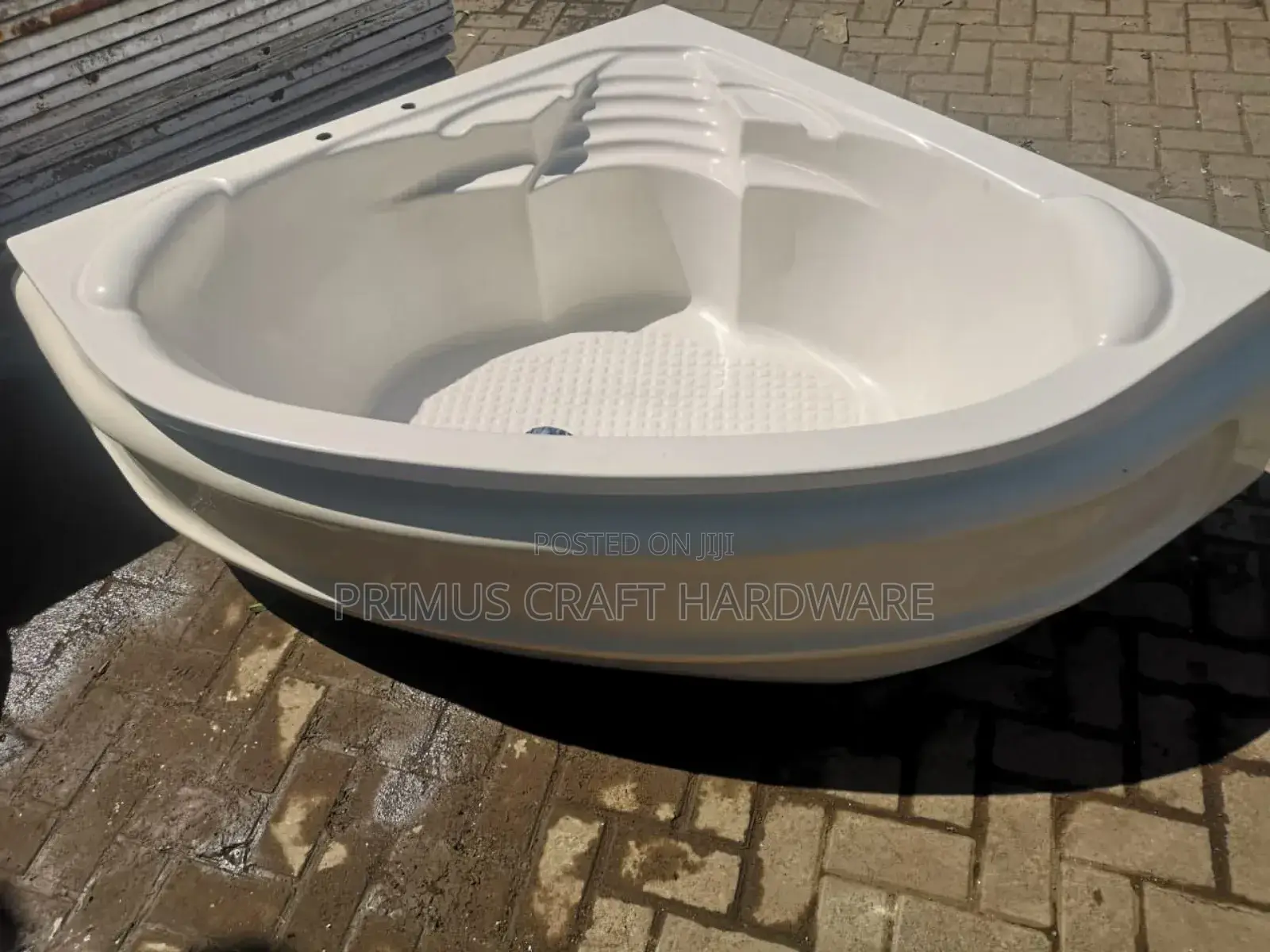 Bathtub Corner (1400 by 1400)