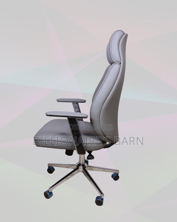 Minimal Grey Executive Leather Office Chair — Smooth-Rolling Mobility