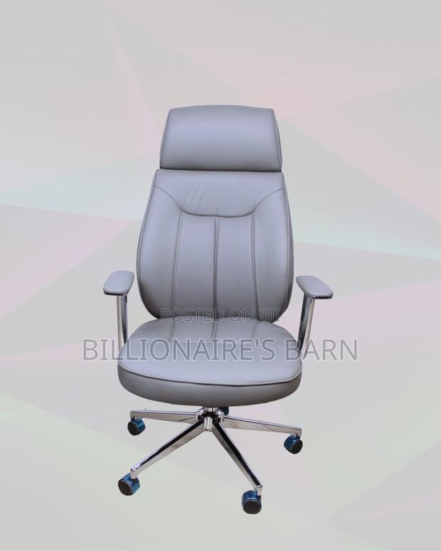 Minimal Grey Executive Leather Office Chair — Smooth-Rolling Mobility - thumbnail 3