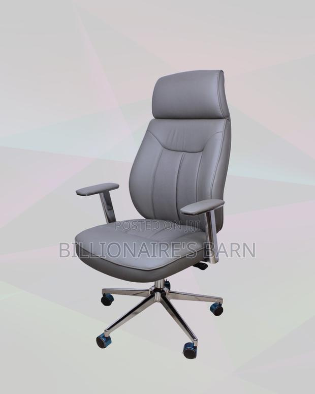 Minimal Grey Executive Leather Office Chair — Smooth-Rolling Mobility - thumbnail 4