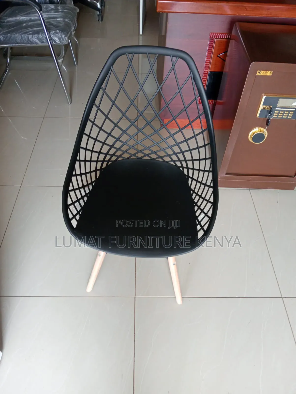 Minimalist Black Eames Chair