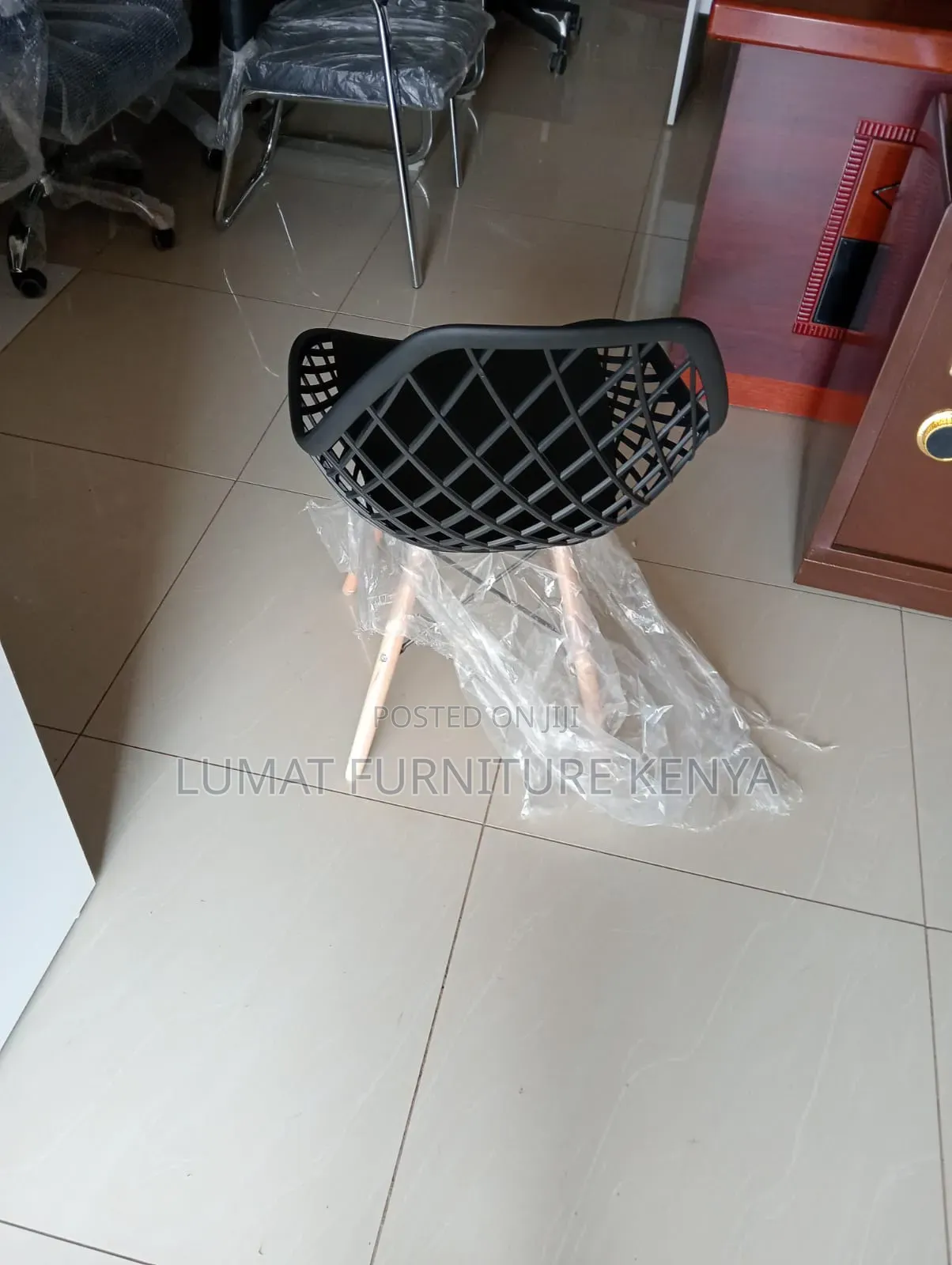 Minimalist Black Eames Chair
