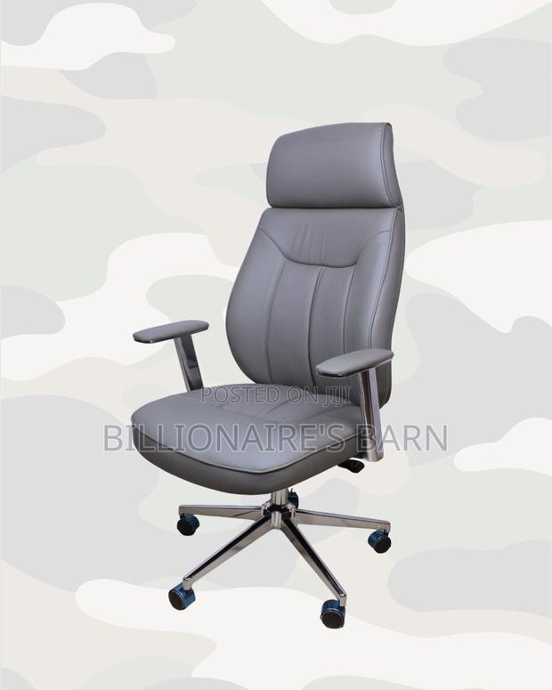 Modern Grey Executive Leather Office Chair — Smooth-rolling Mobility - thumbnail 2
