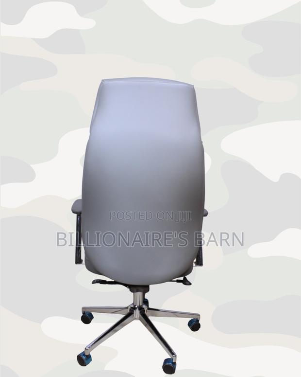Modern Grey Executive Leather Office Chair — Smooth-rolling Mobility - thumbnail 4
