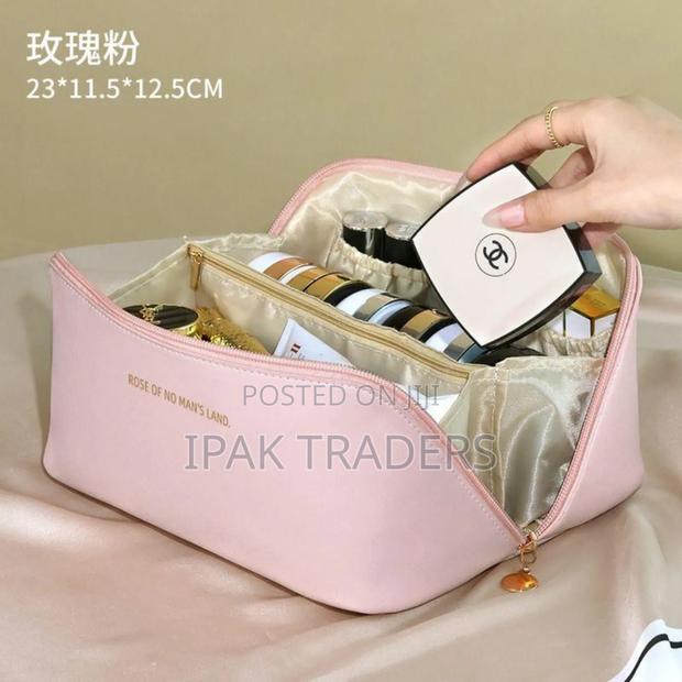*Multifunctional Waterproof Large Cosmetic Bag Travel Bag - thumbnail 3