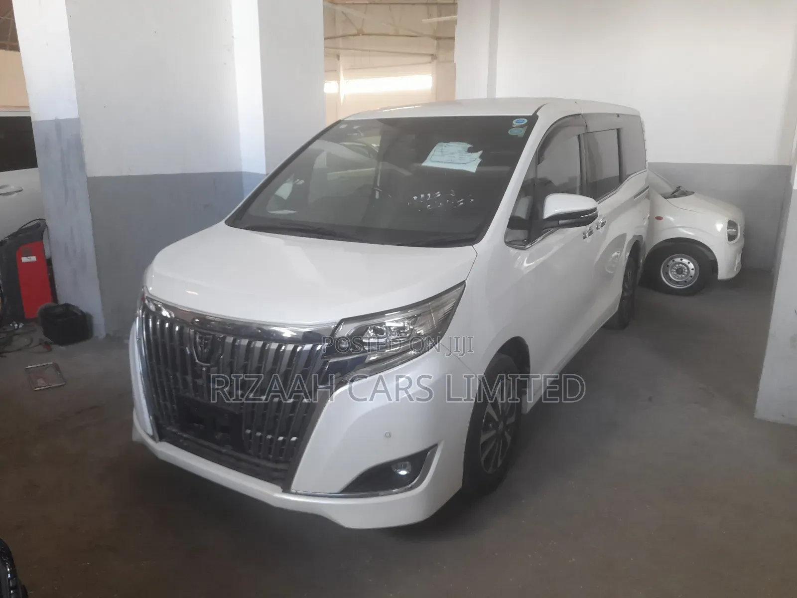Toyota Esquire 2018 White