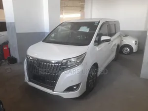 Toyota Esquire 2018 White