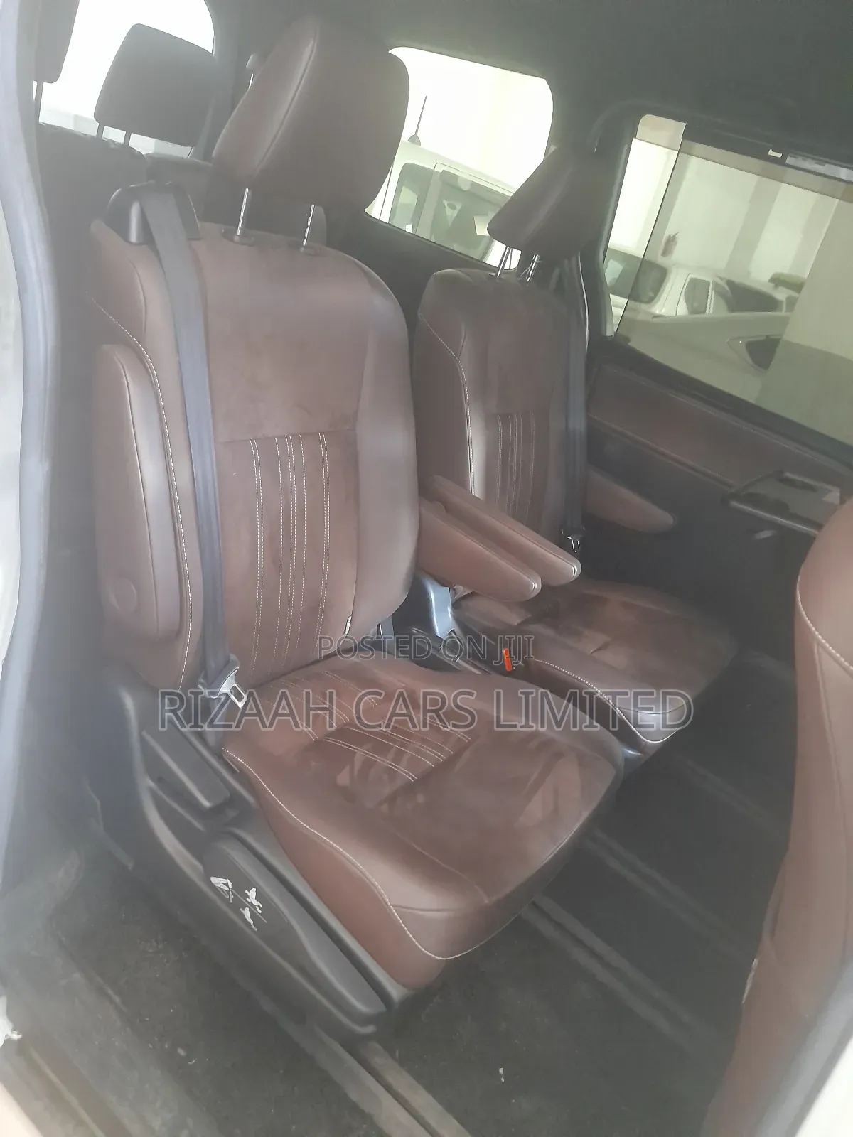 Toyota Esquire 2018 White