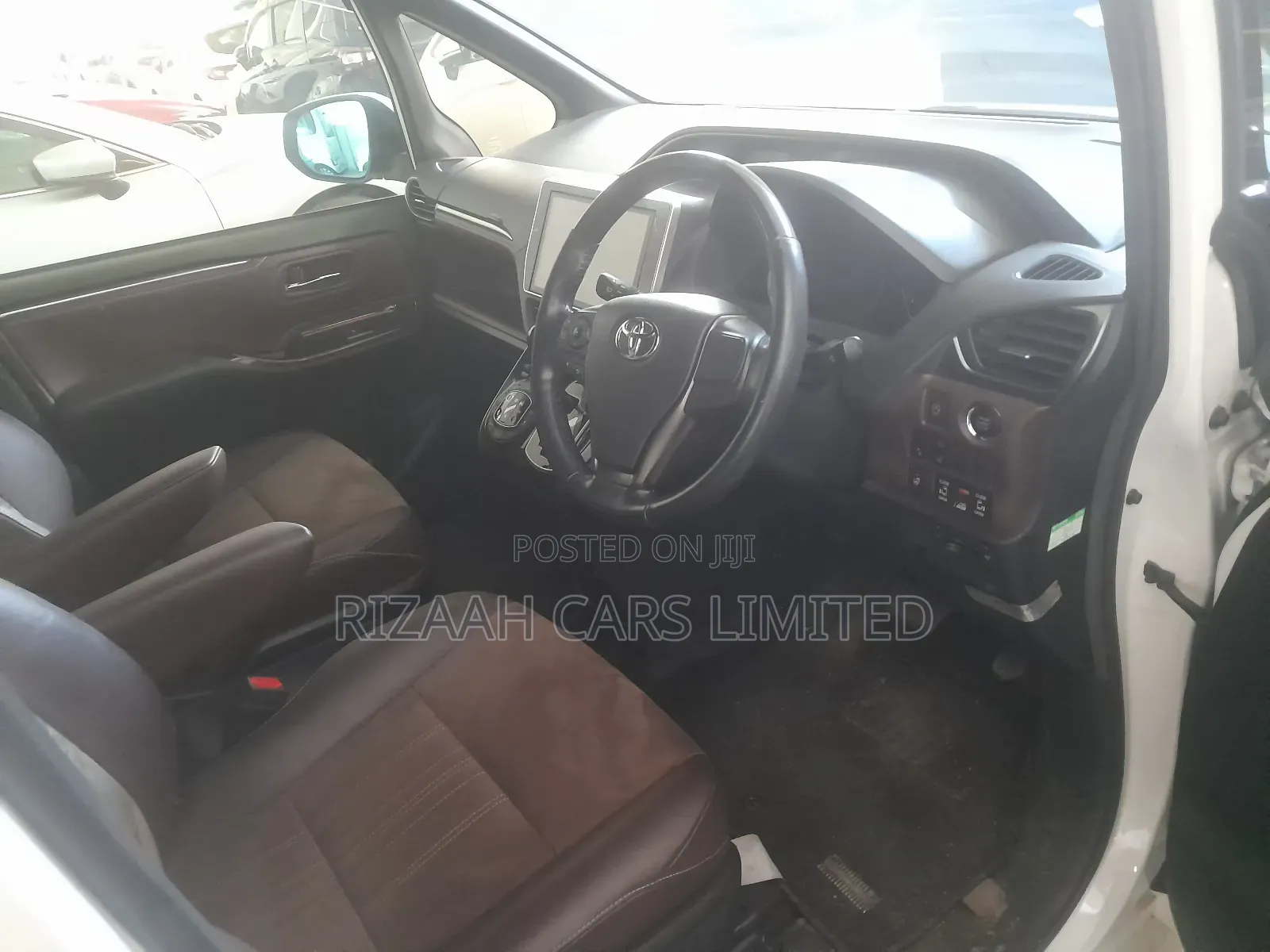 Toyota Esquire 2018 White