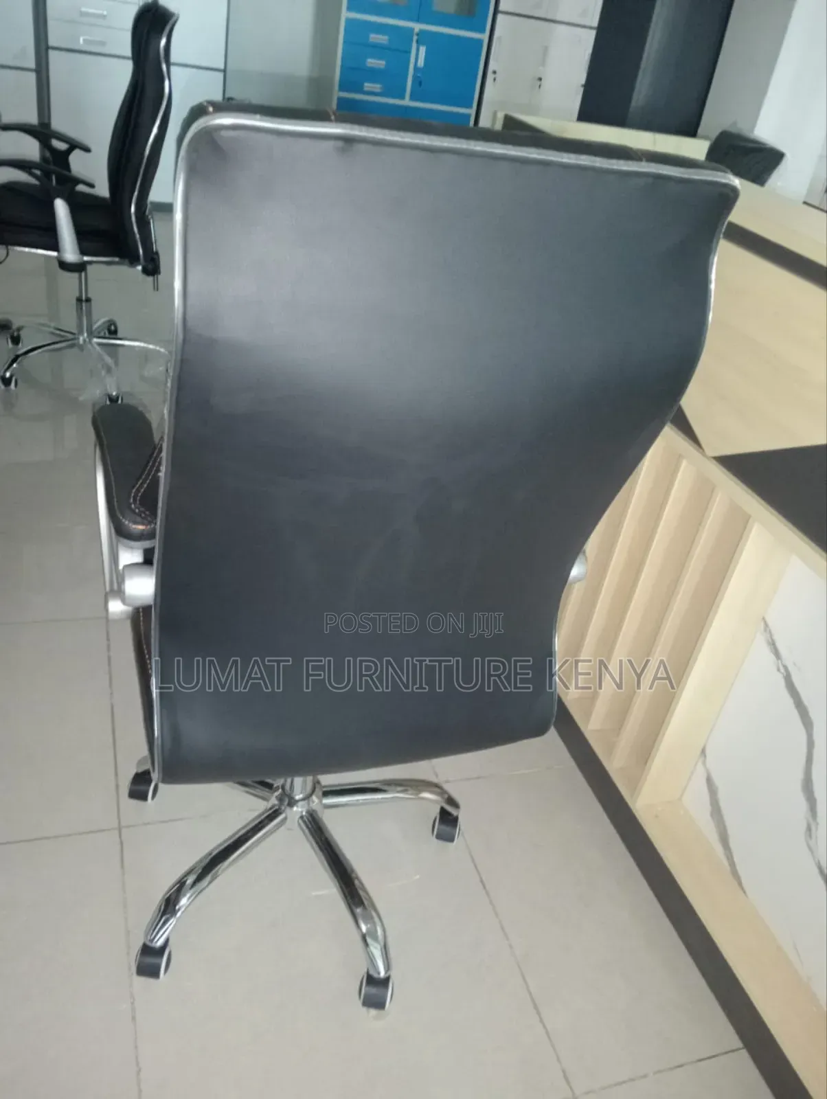 Deluxe High-Back Office Seat