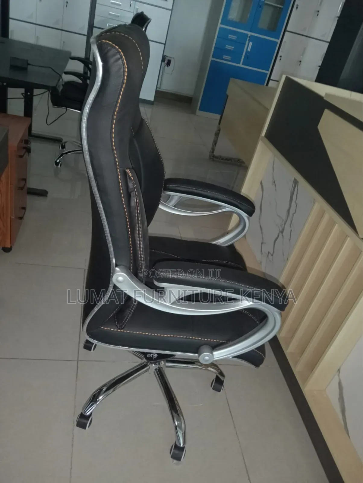 Deluxe High-Back Office Seat