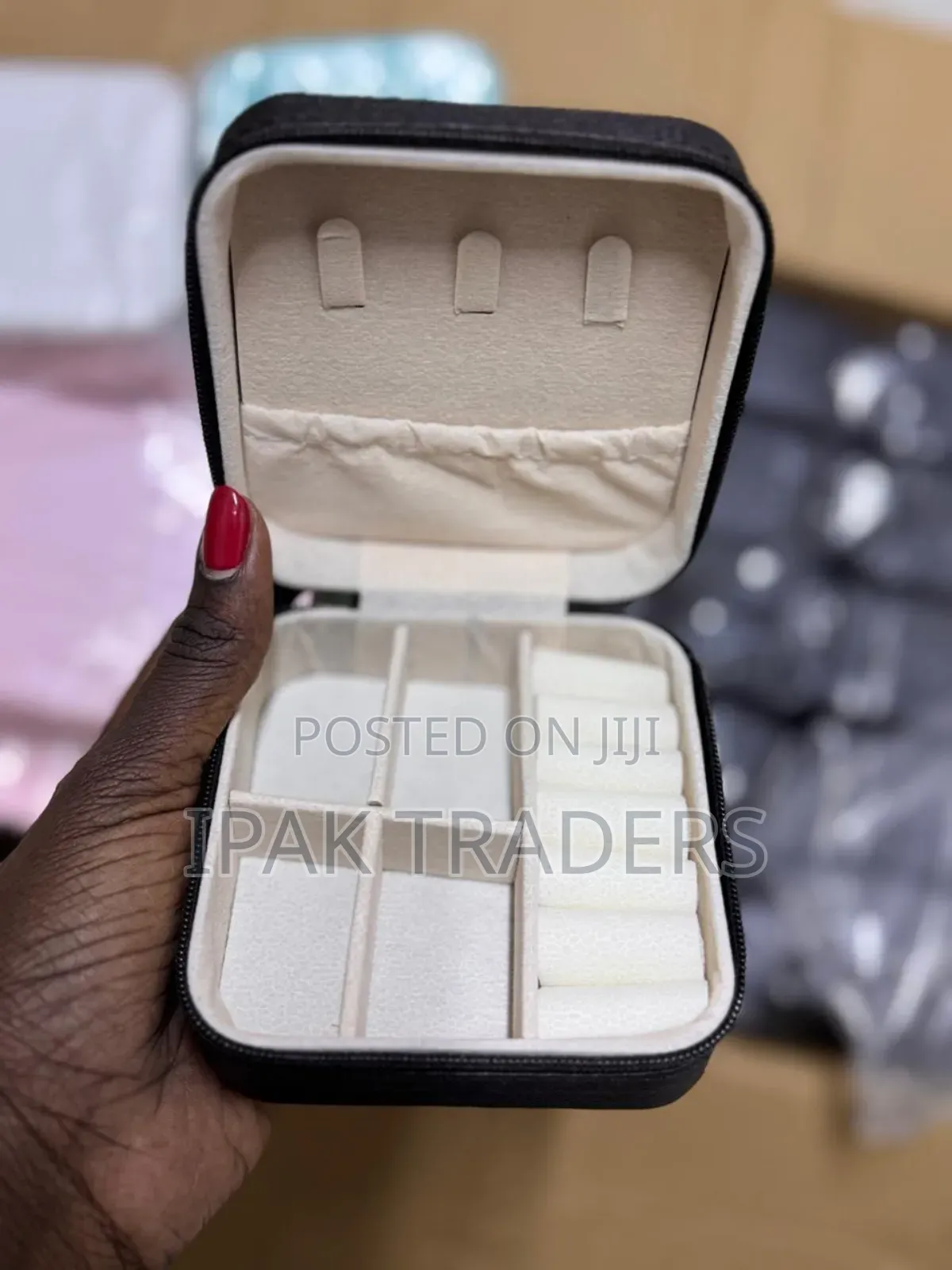 *Portable Jewelry Travel Case Organizer/ Portable