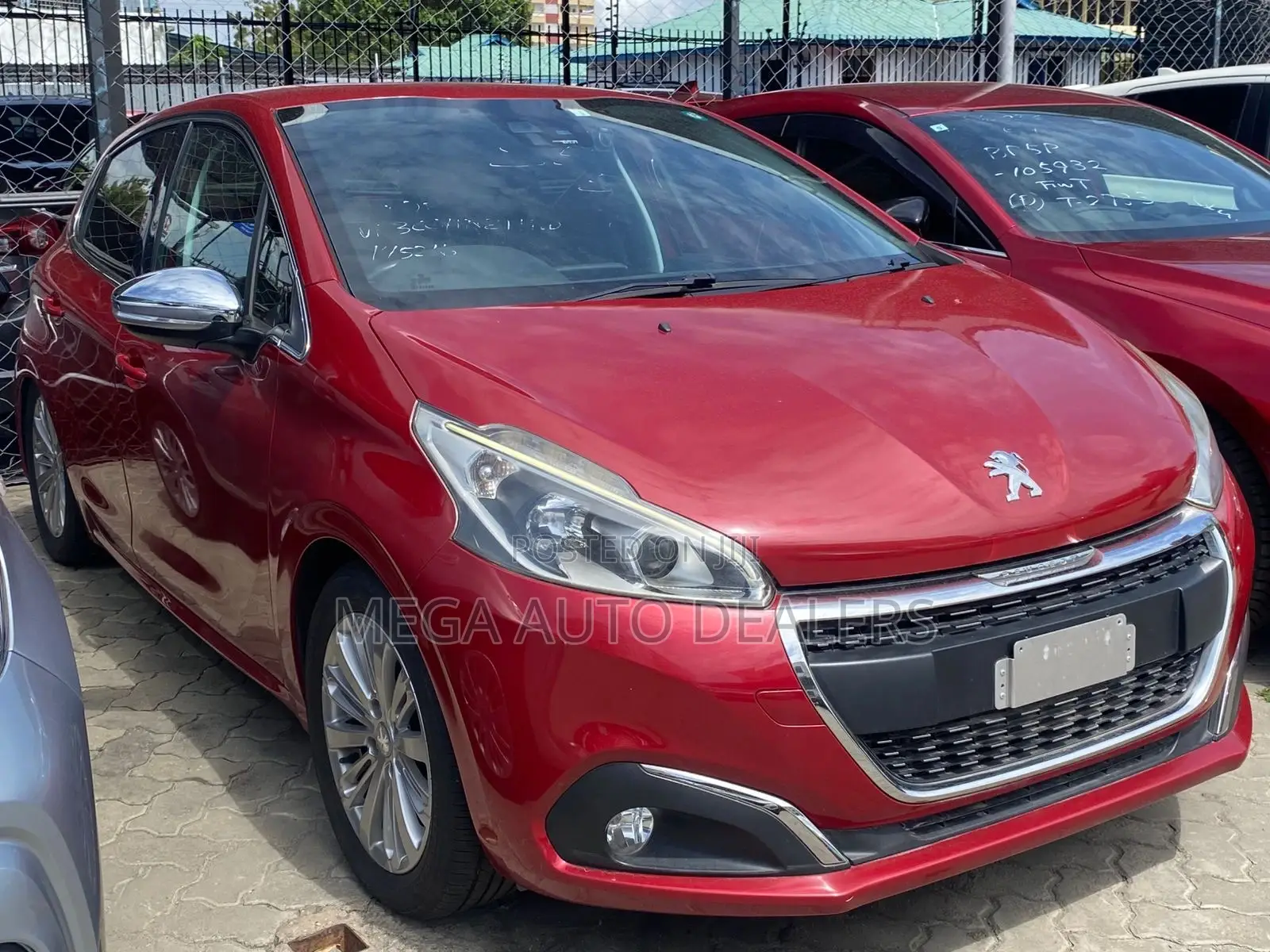 Peugeot 208 2018 Red