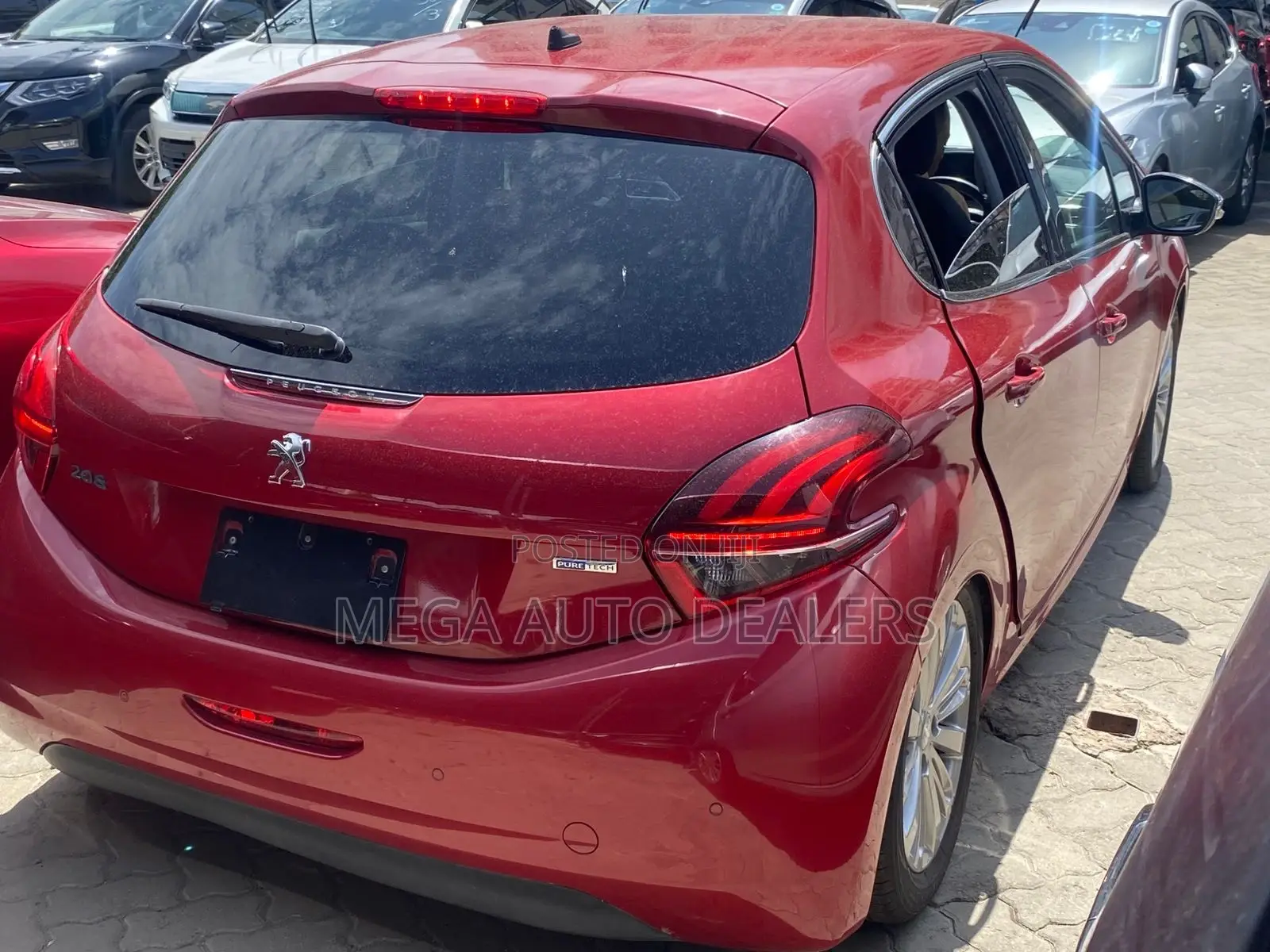 Peugeot 208 2018 Red