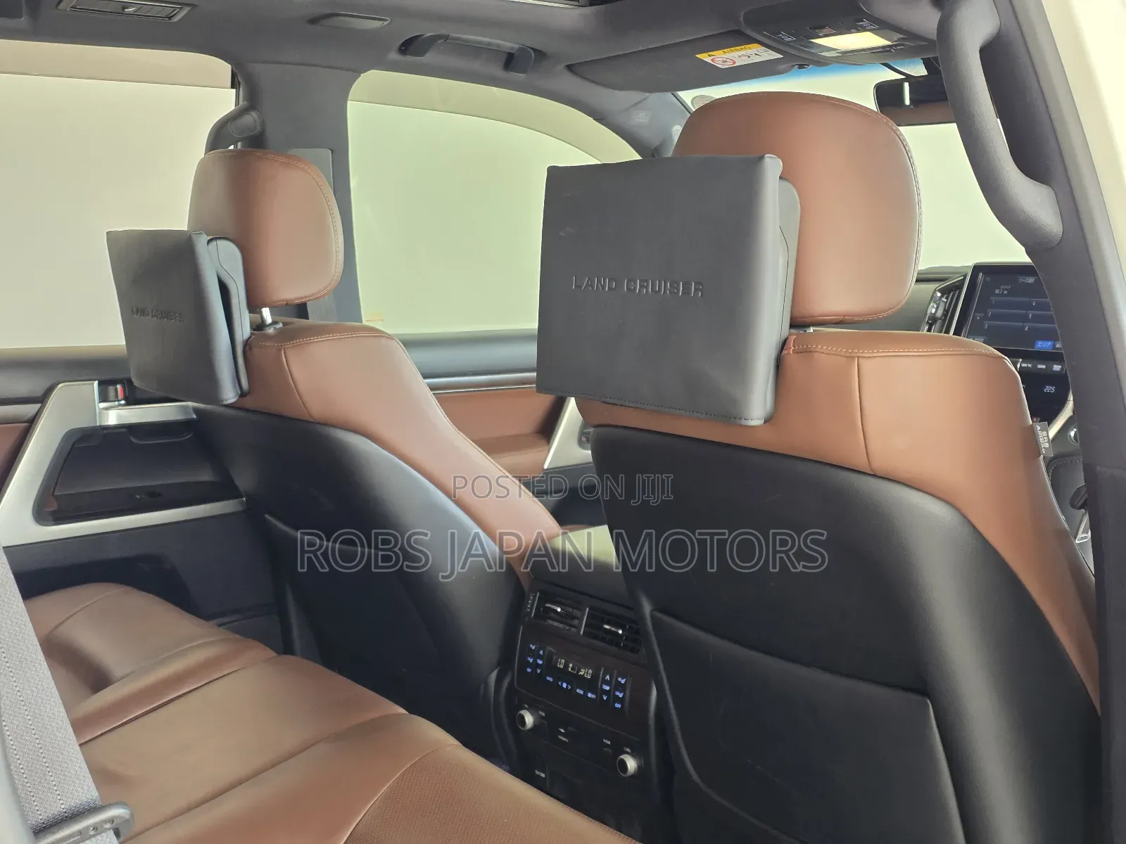 Toyota Land Cruiser 4.6 V8 ZX 2018 Off white