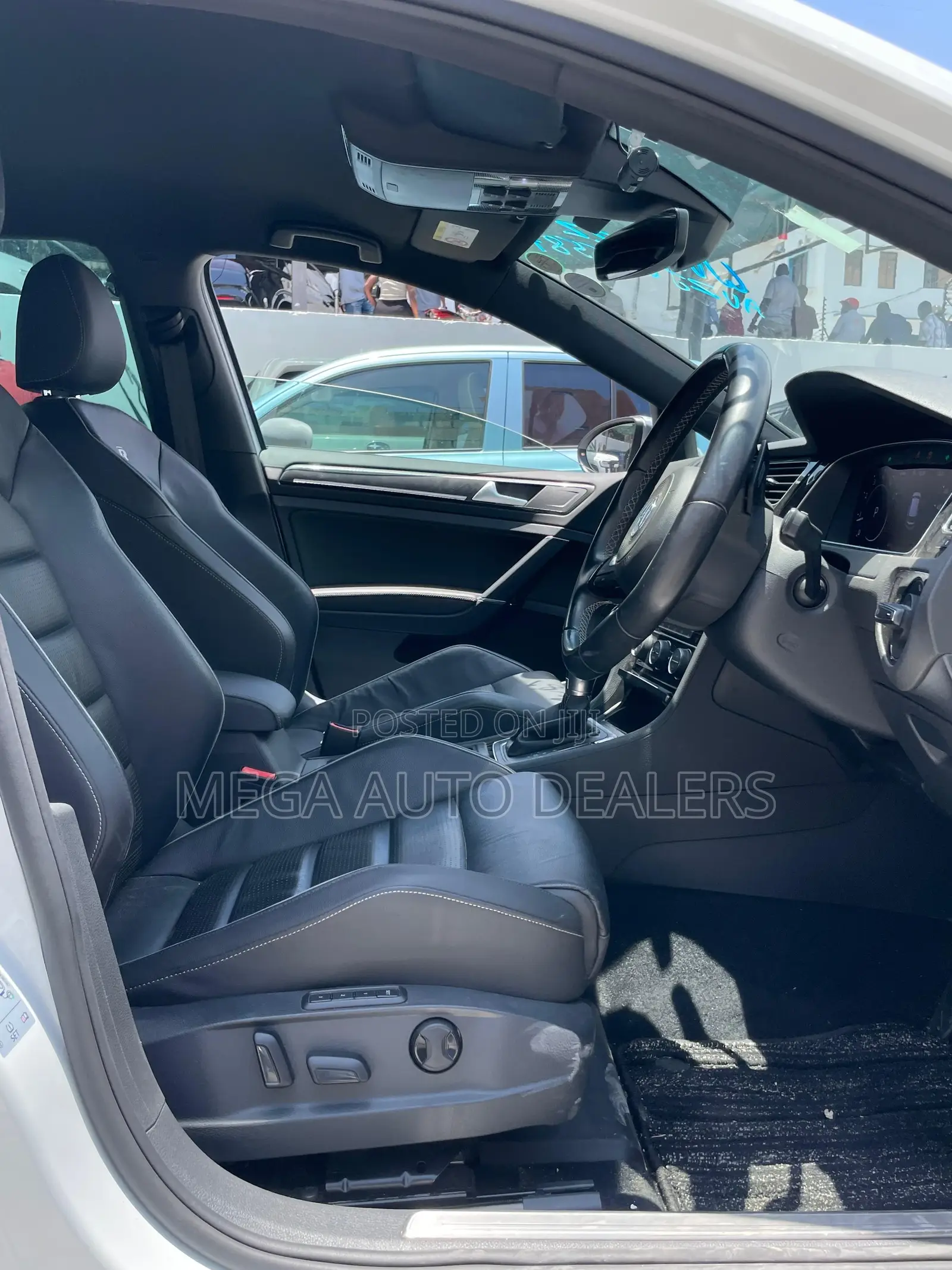 Volkswagen Golf R 4-Door w/DCC & Navigation 2019 White