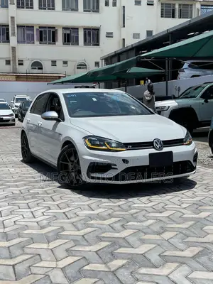 Volkswagen Golf R 4-Door w/DCC & Navigation 2019 White