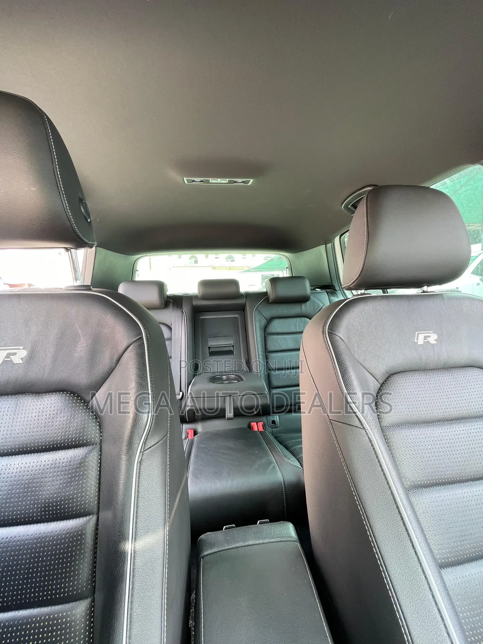 Volkswagen Golf R 4-Door w/DCC & Navigation 2019 White