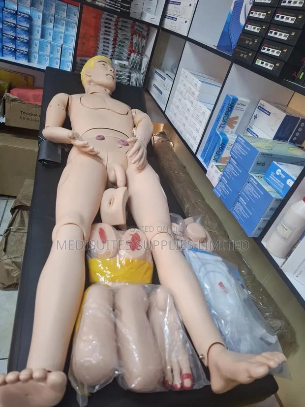 Nurse  Training  Manikin With Male And Female Part
