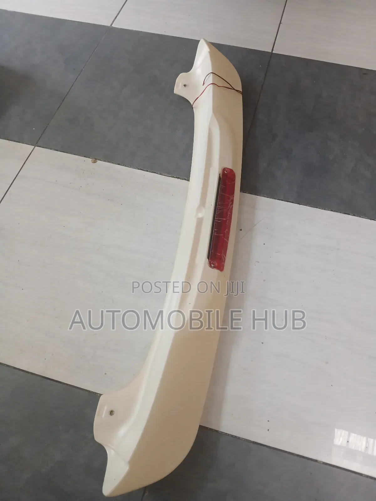 Toyota Noah Spoiler - 2005