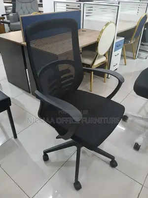 Ergonomic Seat Meets Class