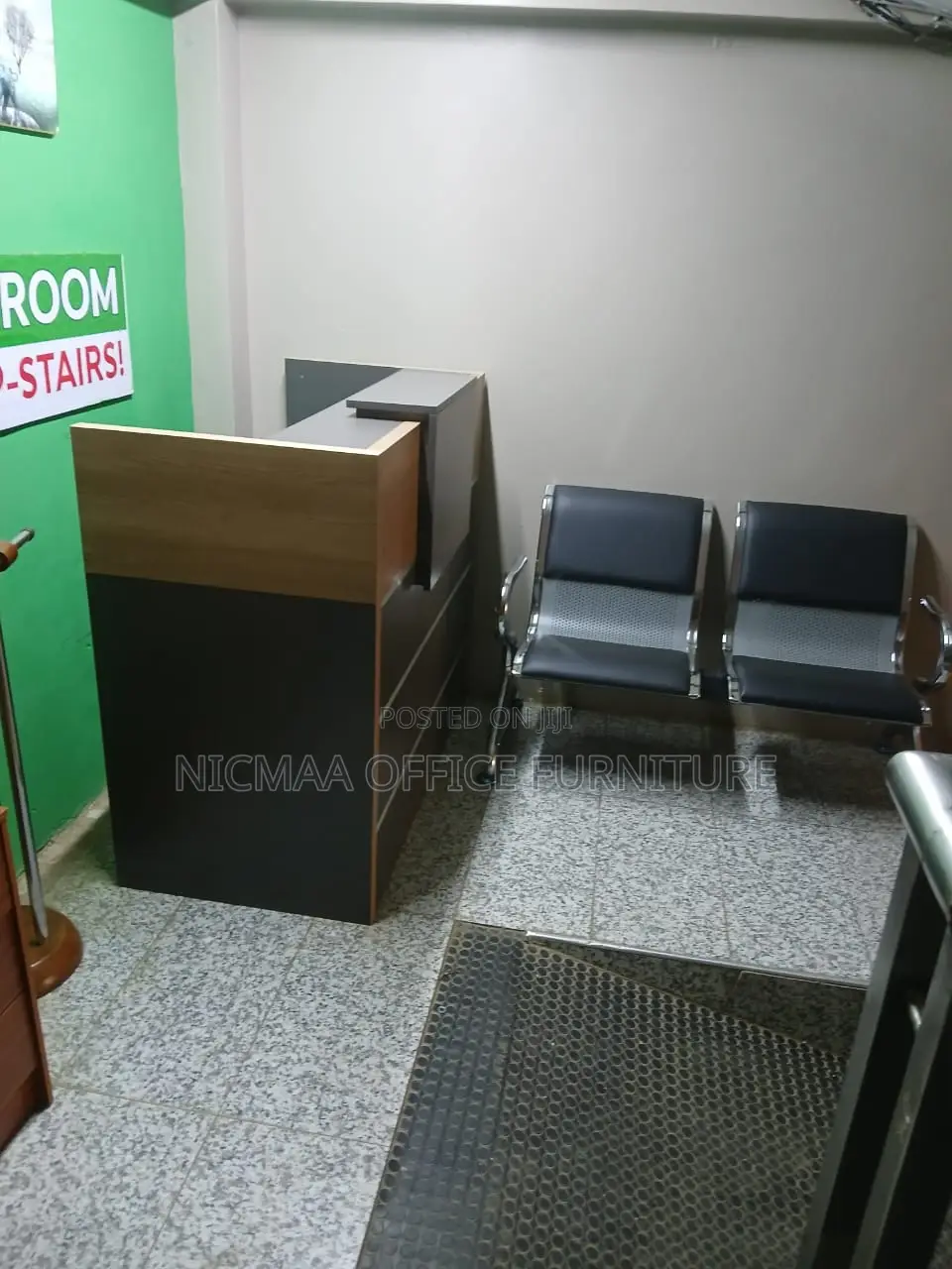 1.8m Modern Showroom Finish Reception Desk