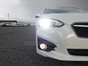 Subaru Impreza 2.0i Premium AWD Hatchback 2018 Off white