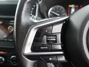 Subaru Impreza 2.0i Premium AWD Hatchback 2018 Off white