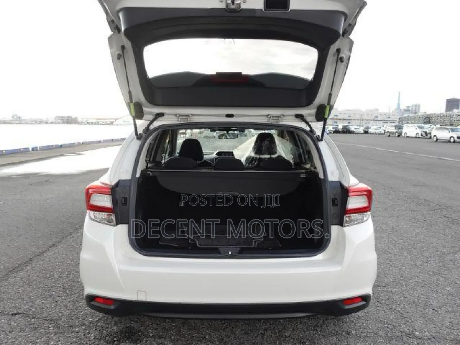Subaru Impreza 2.0i Premium AWD Hatchback 2018 Off white