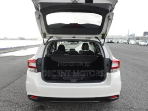Subaru Impreza 2.0i Premium AWD Hatchback 2018 Off white