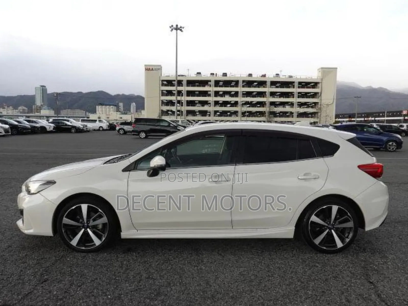 Subaru Impreza 2.0i Premium AWD Hatchback 2018 Off white