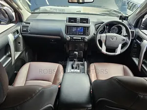 Toyota Land Cruiser Prado 2.8 2017 Black
