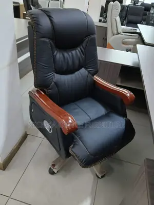 Recliner + Wheels Executive High-Back Leather Chair
