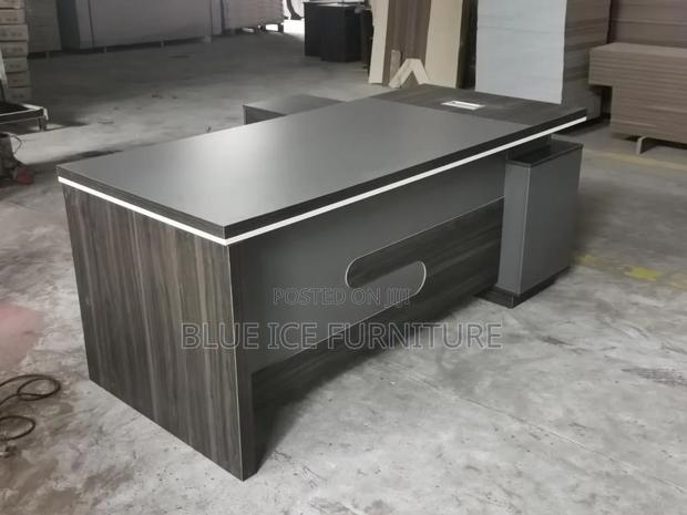 Modern Executive Desk - main view