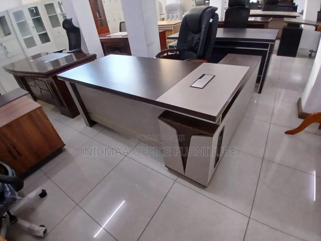 Two-Tone Finish With Side Advanced Desk