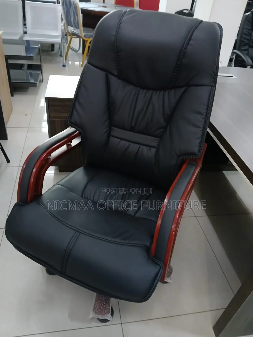 Premium Comfort Classic Elegance Executive High-Back Chair