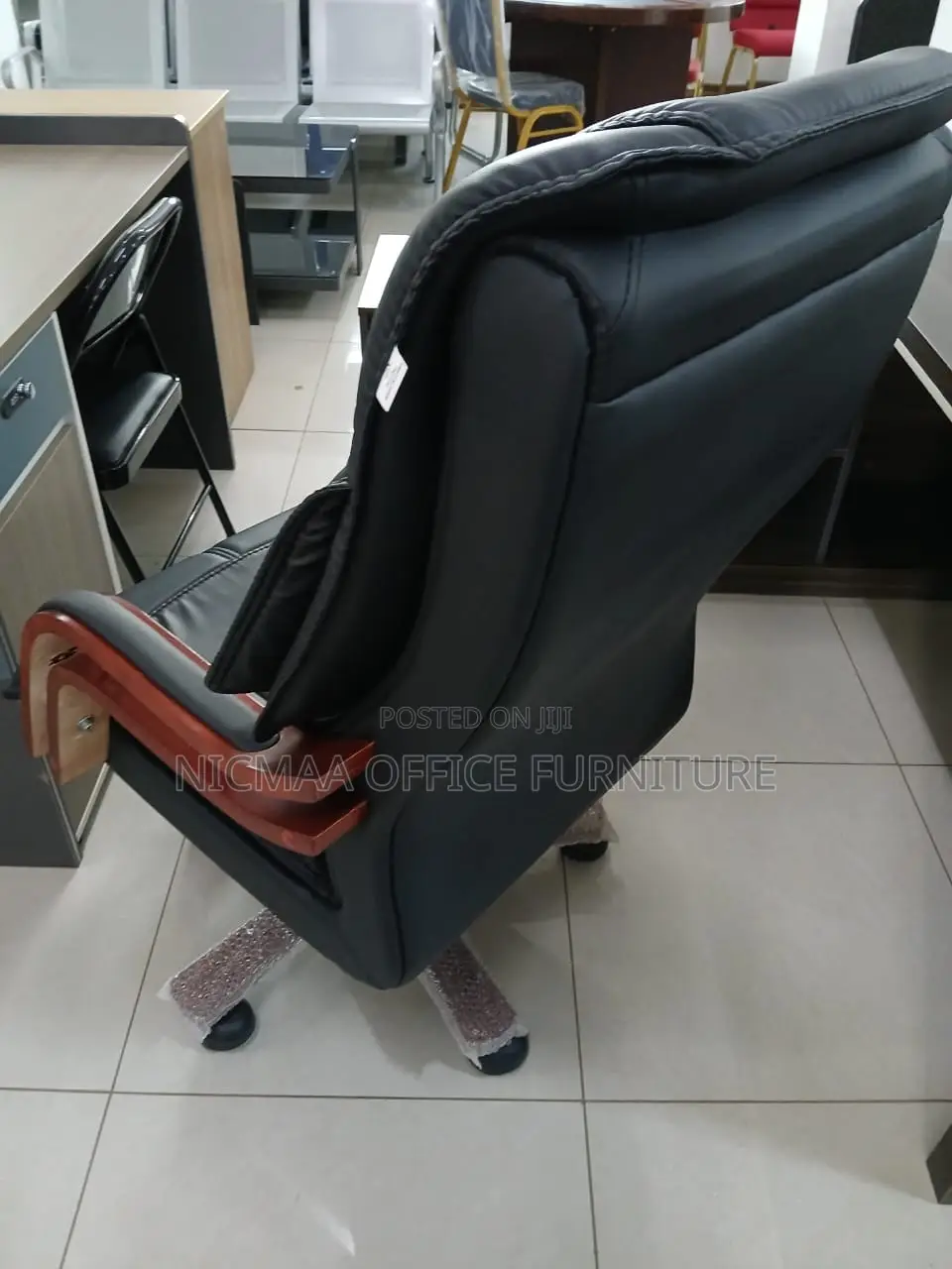 Premium Comfort Classic Elegance Executive High-Back Chair