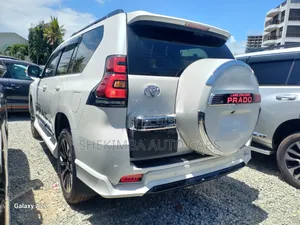 Toyota Land Cruiser Prado 2.8 2019 White
