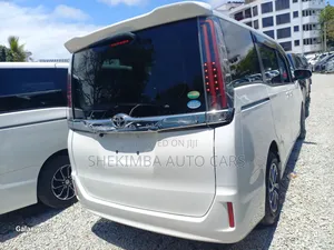 Toyota Noah 2.0 FWD (8 Seater) 2019 White