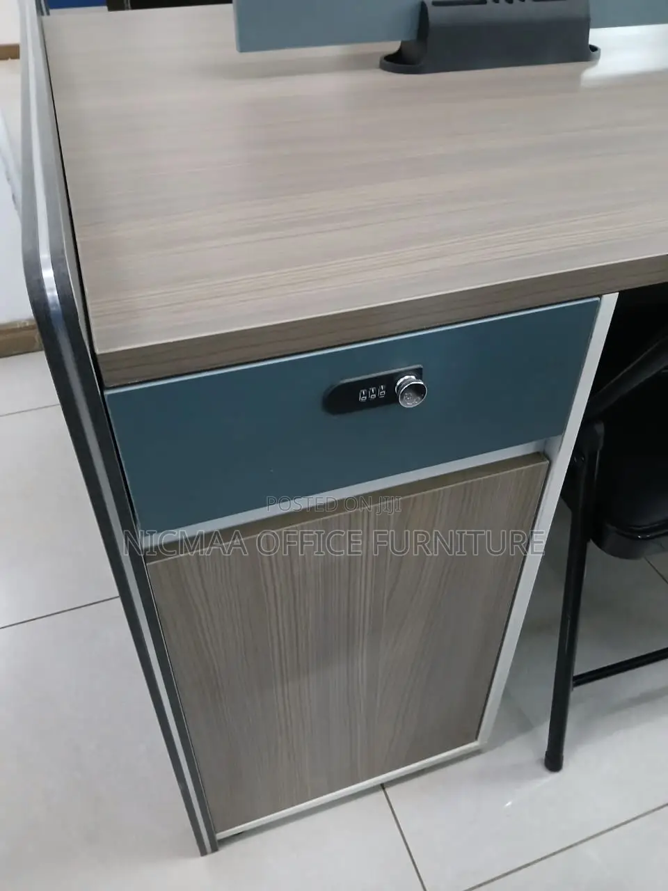 2-Way Modern Professionally Designed Workstation