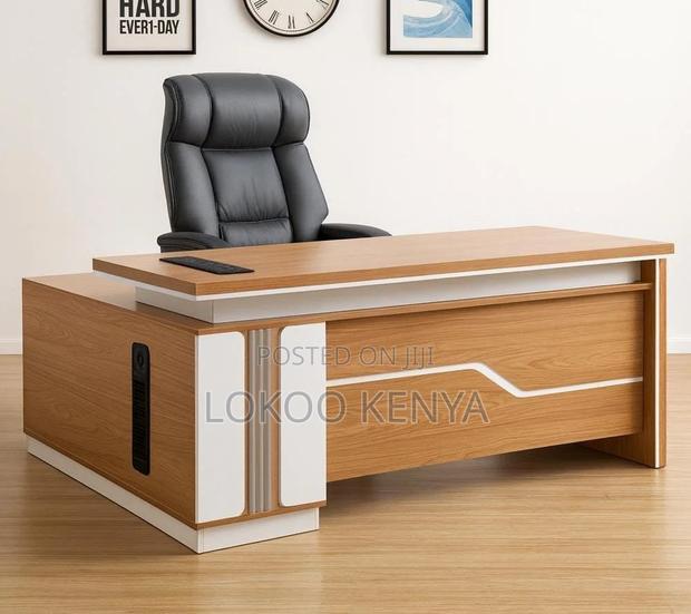 Office Desk : Office Executive Table With Lockable Drawers – 1.6m
