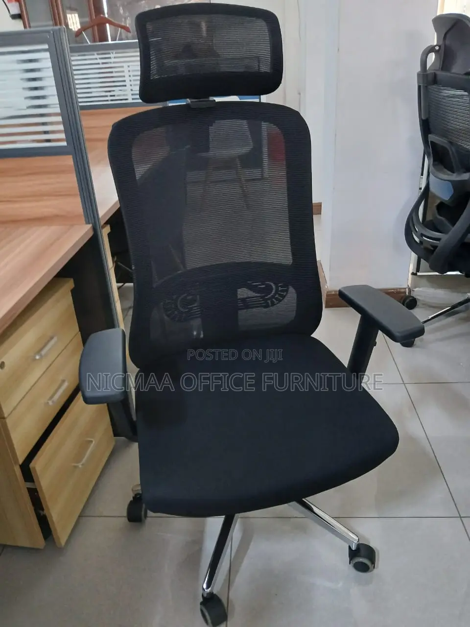 Mesh Back, Headrest Lumbar Support Seat