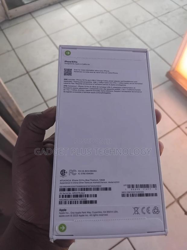 Apple iPhone 15 Pro 256 GB Blue - main view