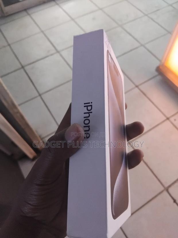 Apple iPhone 15 Pro 256 GB Blue - thumbnail 3