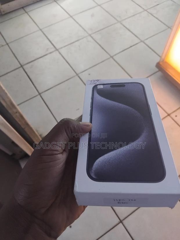 Apple iPhone 15 Pro 256 GB Blue - thumbnail 4