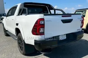 Toyota Hilux Revo Double Cab Deisel 2.4 AWD 2022 Pearl